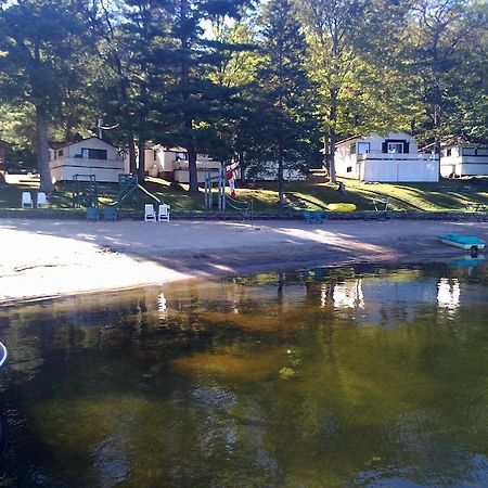 Little Hawk Resort & Marina Algonquin Highlands Kamer foto