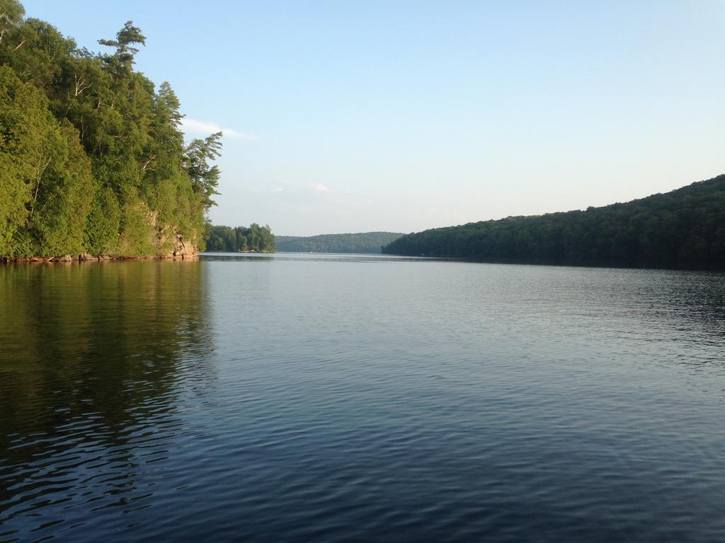 Little Hawk Resort & Marina Algonquin Highlands Buitenkant foto
