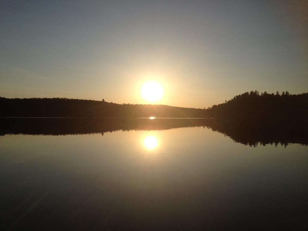 Little Hawk Resort & Marina Algonquin Highlands Buitenkant foto