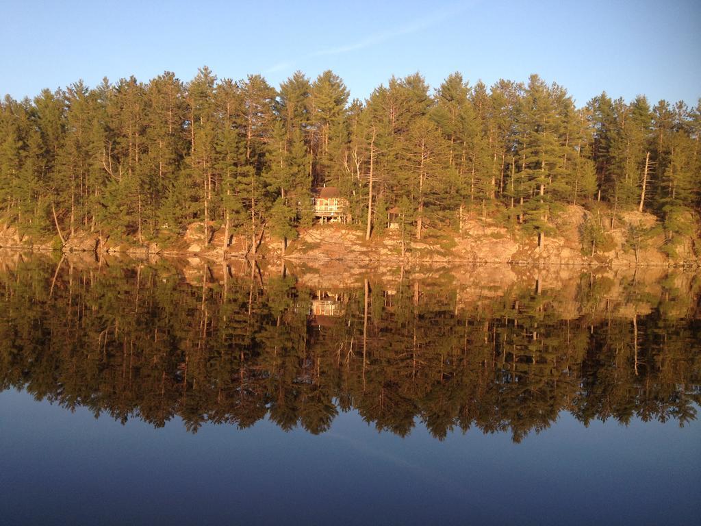 Little Hawk Resort & Marina Algonquin Highlands Buitenkant foto