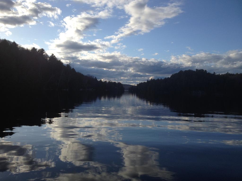 Little Hawk Resort & Marina Algonquin Highlands Buitenkant foto
