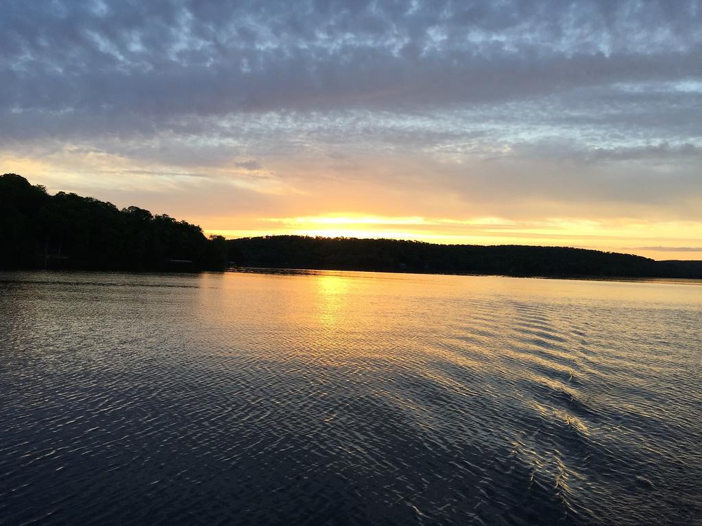 Little Hawk Resort & Marina Algonquin Highlands Buitenkant foto