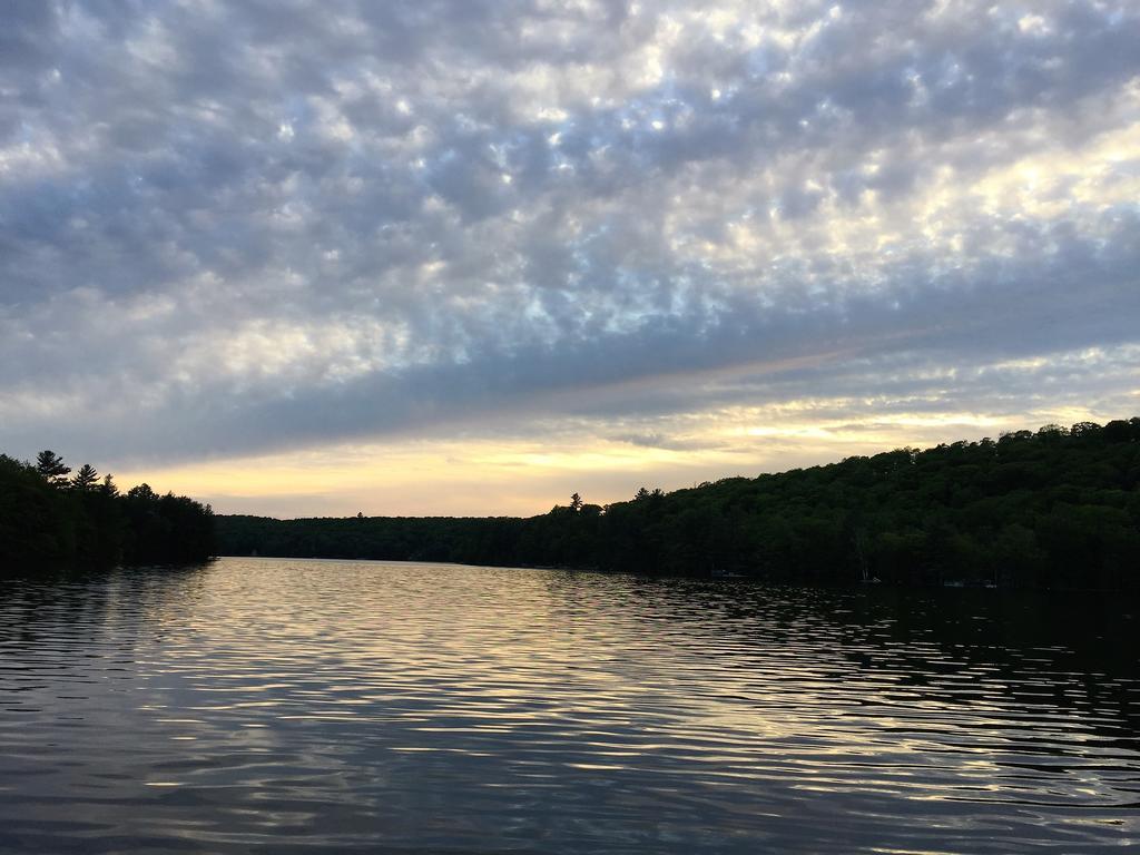 Little Hawk Resort & Marina Algonquin Highlands Buitenkant foto